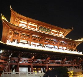 泸州长沙旅游攻略(长沙旅游攻略景点必去长沙美食街)