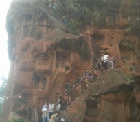 泸州乐山旅游攻略(乐山旅游攻略自由行路线推荐)