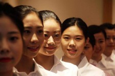 泸州私人伴游招聘 度假区万元月薪招“泳装伴游”