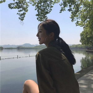 泸州私人伴游网带你看到天际，白色盐湖无际，蓝色天空无边