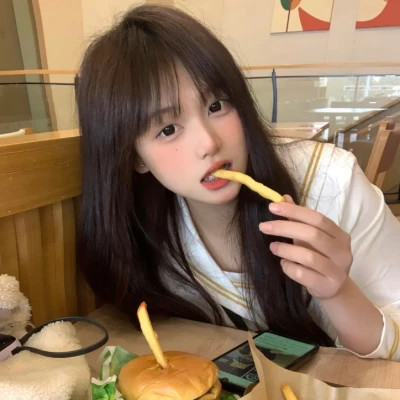 泸州伴游女生李欣怡的资料
