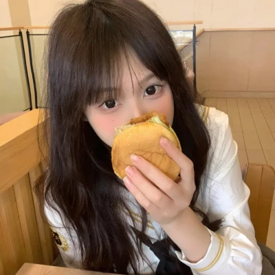 泸州伴游女生李心怡的资料