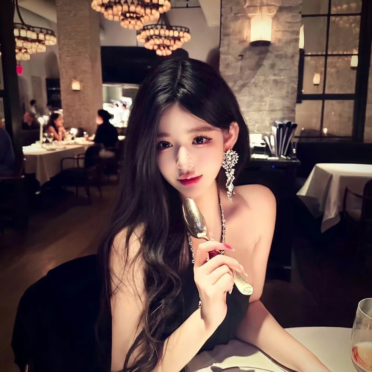 泸州伴游女生蓝盈盈的资料