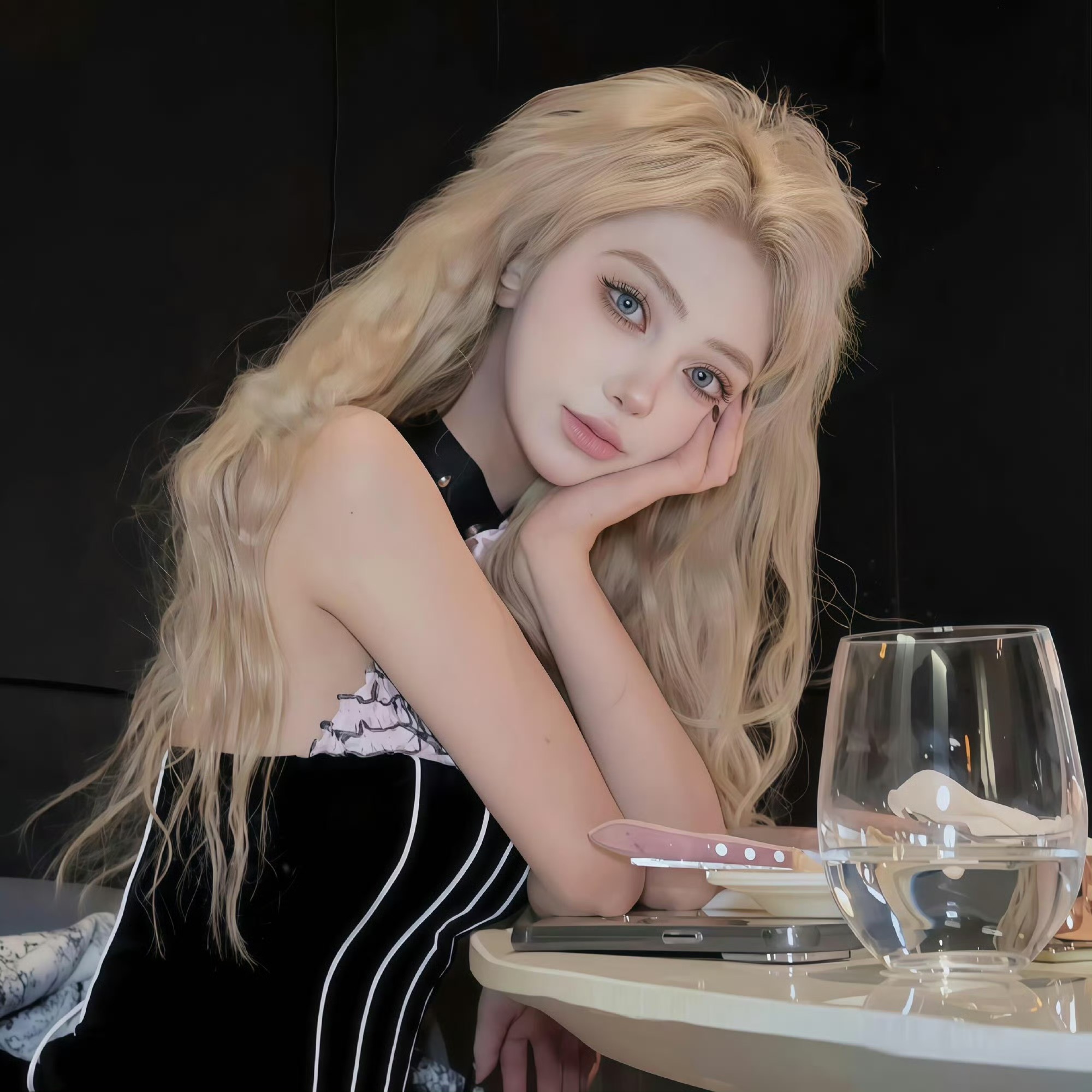 泸州伴游女生晨露的资料